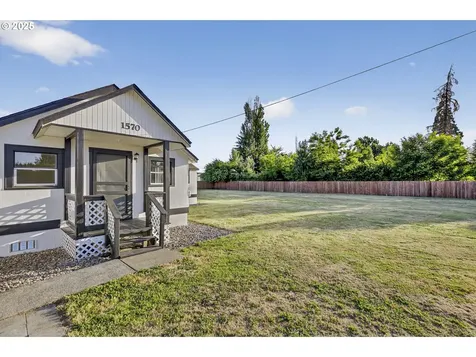 1570 Blaine Street Woodburn OR 97071