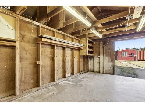1570 Blaine Street Woodburn OR 97071