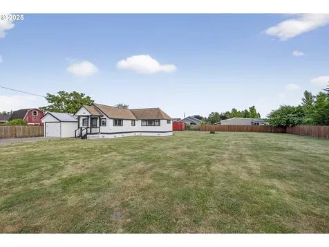1570 Blaine Street Woodburn OR 97071