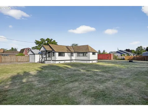 1570 Blaine Street Woodburn OR 97071