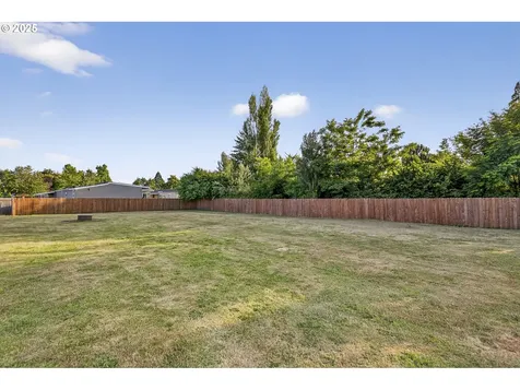 1570 Blaine Street Woodburn OR 97071