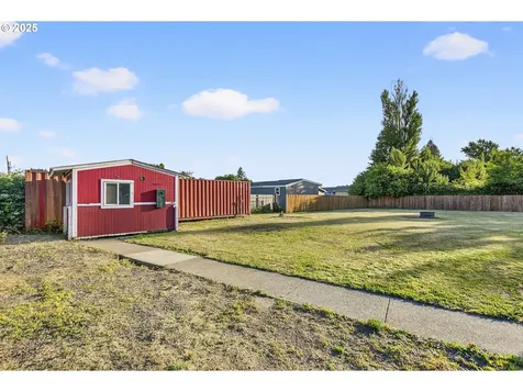 1570 Blaine Street Woodburn OR 97071