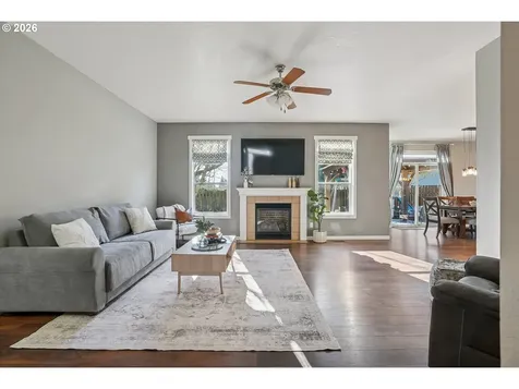 2782 Nina Place Hubbard OR 97032