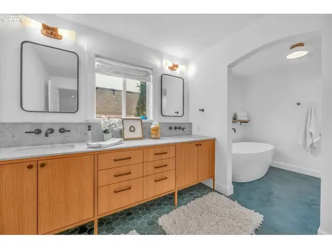 1017 NE Skidmore Street Portland OR 97211
