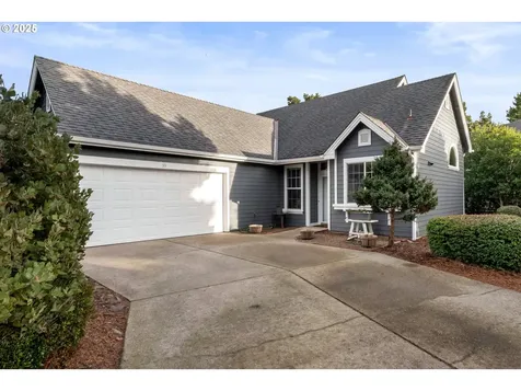 33 Mariners Lane Florence OR 97439