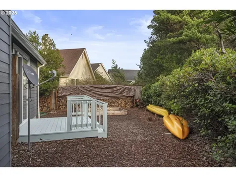 33 Mariners Lane Florence OR 97439