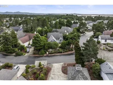 33 Mariners Lane Florence OR 97439