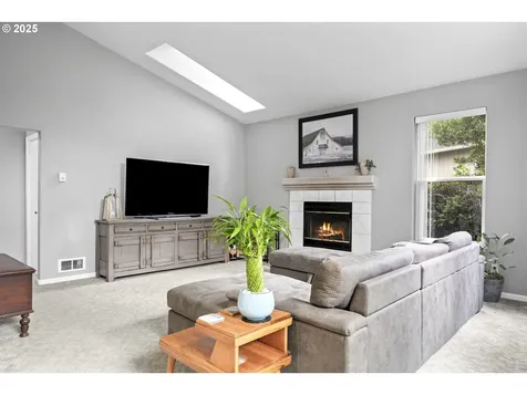 33 Mariners Lane Florence OR 97439