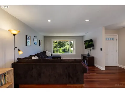 56503 Crest Drive Warren OR 97053