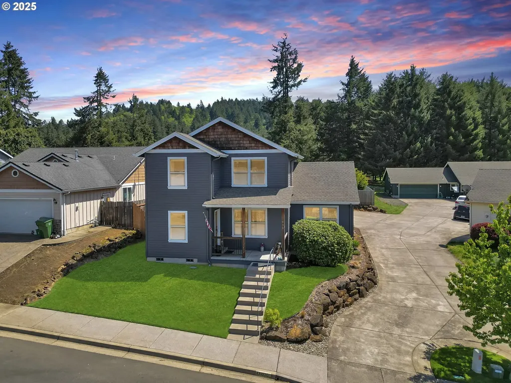 930 Kristen Way Cottage Grove OR 97424