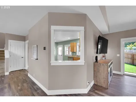 930 Kristen Way Cottage Grove OR 97424