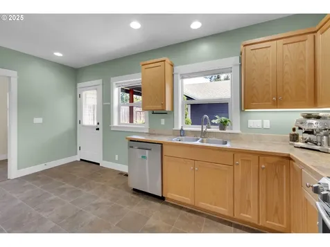 930 Kristen Way Cottage Grove OR 97424