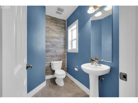 930 Kristen Way Cottage Grove OR 97424