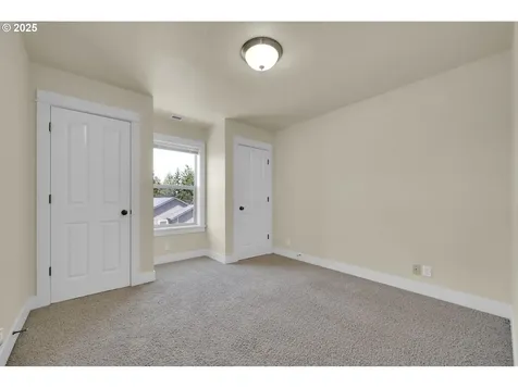 930 Kristen Way Cottage Grove OR 97424
