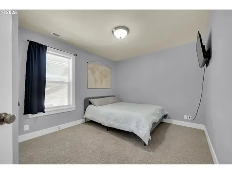 930 Kristen Way Cottage Grove OR 97424