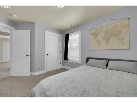 930 Kristen Way Cottage Grove OR 97424