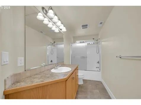 930 Kristen Way Cottage Grove OR 97424