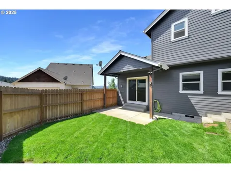 930 Kristen Way Cottage Grove OR 97424
