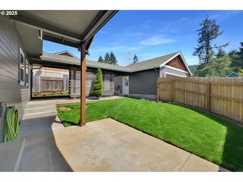 930 Kristen Way Cottage Grove OR 97424