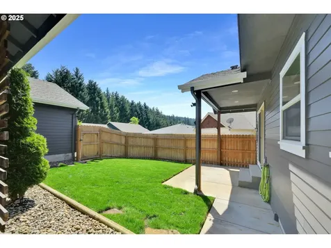 930 Kristen Way Cottage Grove OR 97424