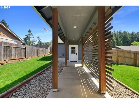 930 Kristen Way Cottage Grove OR 97424