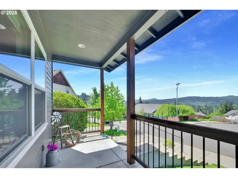 930 Kristen Way Cottage Grove OR 97424