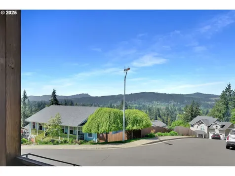 930 Kristen Way Cottage Grove OR 97424