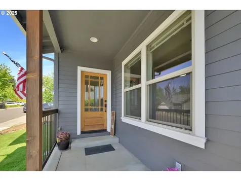 930 Kristen Way Cottage Grove OR 97424