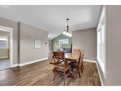 930 Kristen Way Cottage Grove OR 97424