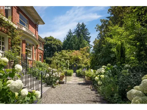 3360 SE Ankeny Street Portland OR 97214