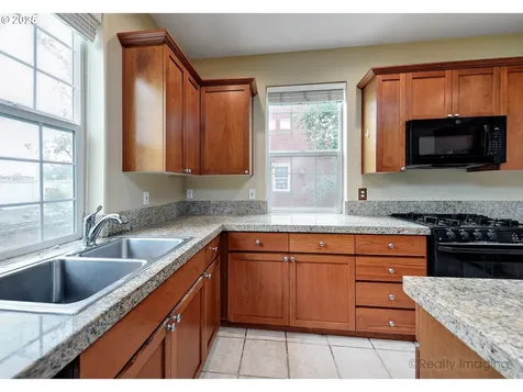 6055 NE Alder Street Hillsboro OR 97124