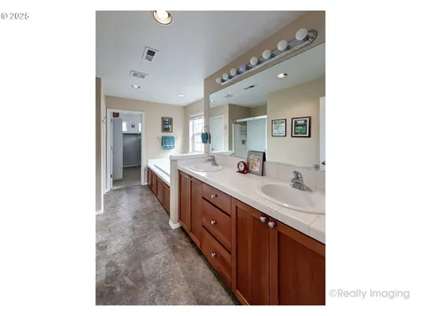 6055 NE Alder Street Hillsboro OR 97124
