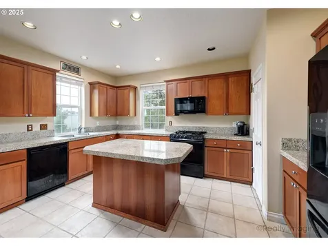 6055 NE Alder Street Hillsboro OR 97124