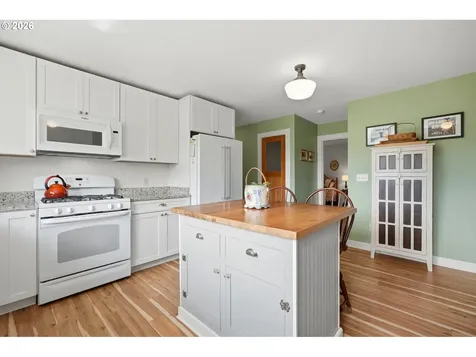 1153 Ash Street Dayton OR 97114