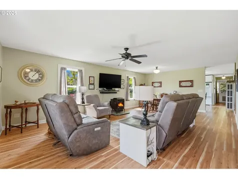 1153 Ash Street Dayton OR 97114