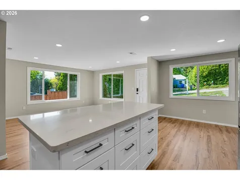 1822 SW Marigold Street Portland OR 97219