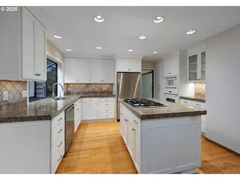 1928 Aztec Court West Linn OR 97068