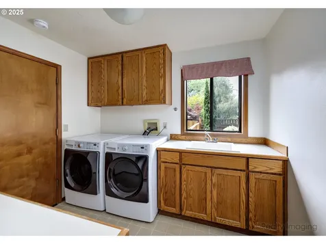 1928 Aztec Court West Linn OR 97068