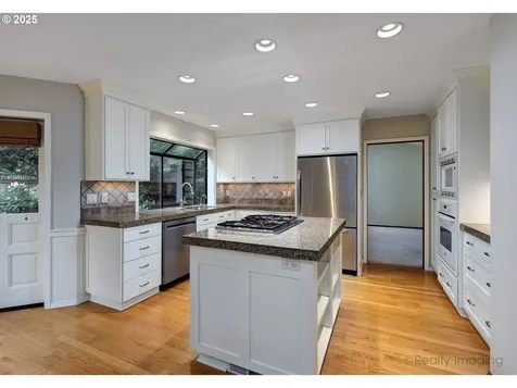 1928 Aztec Court West Linn OR 97068