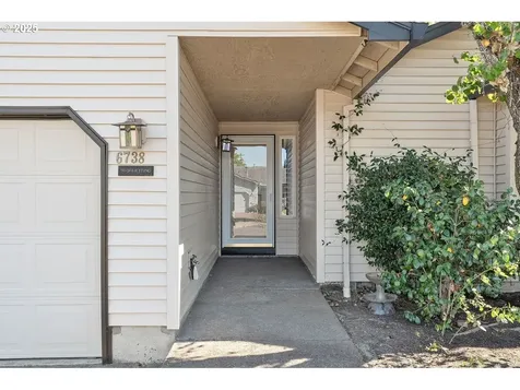 6738 SE Moscato Court Hillsboro OR 97123