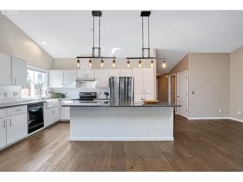 6738 SE Moscato Court Hillsboro OR 97123