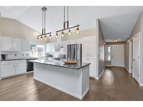 6738 SE Moscato Court Hillsboro OR 97123