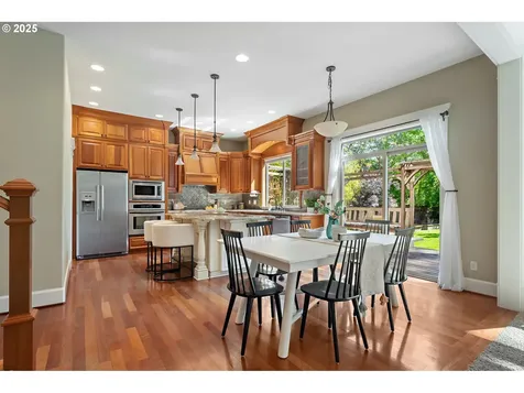 7102 SW 78th Avenue Portland OR 97223