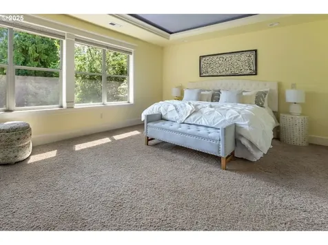 7102 SW 78th Avenue Portland OR 97223