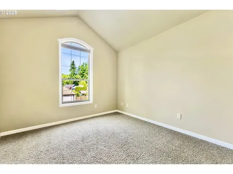 7102 SW 78th Avenue Portland OR 97223
