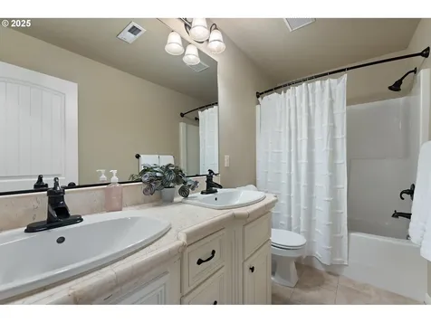 7102 SW 78th Avenue Portland OR 97223