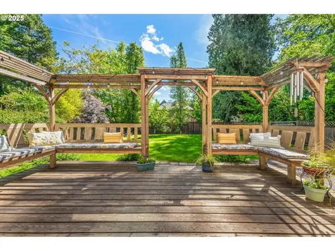 7102 SW 78th Avenue Portland OR 97223