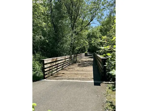 7102 SW 78th Avenue Portland OR 97223