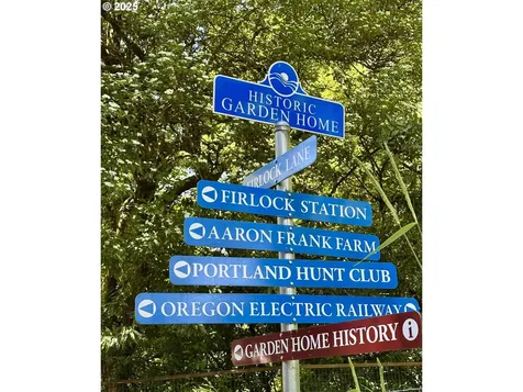 7102 SW 78th Avenue Portland OR 97223