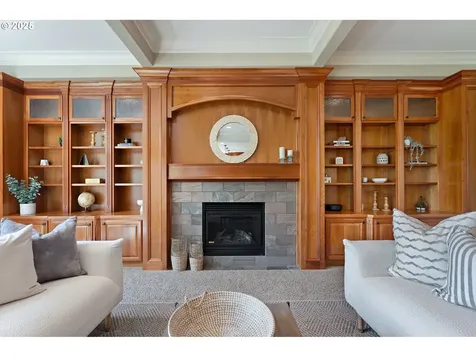 7102 SW 78th Avenue Portland OR 97223